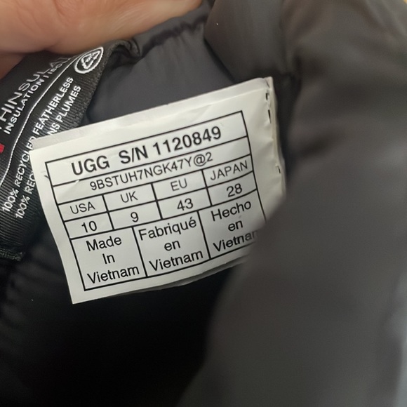 Ugg Men’s Classic Mini Lace Up Weather Suede Boot. - Picture 6 of 7